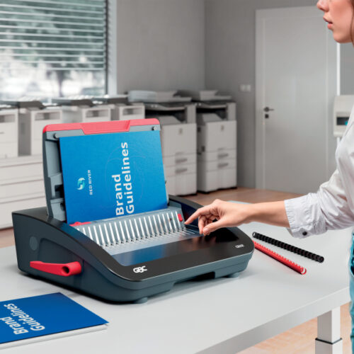 4410064_01.jpg Bindownica grzebieniowa elektryczna GBC CombBind® CB25E, dziurkowanie 25, bindowanie 390 kartek