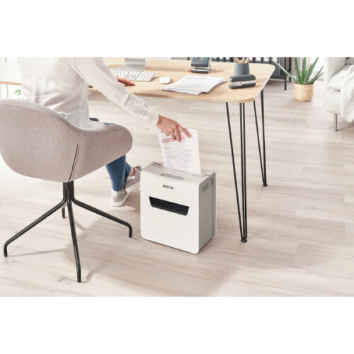 80900000_04.jpg Niszczarka Leitz IQ Protect Premium 6X, P4, 6 kartek, 10 l kosz