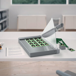 90230000_01.jpg Gilotyna Leitz Precision Office Pro A4+, do 25 kartek
