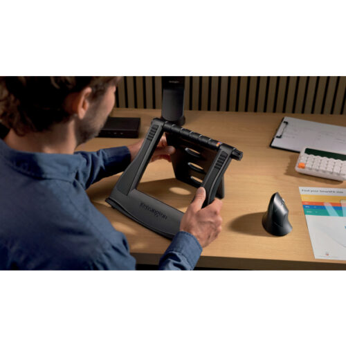 K52788WW_iu_04.jpg Podstawka chłodząca Kensington SmartFit™ Easy Riser™ pod laptopa, czarna