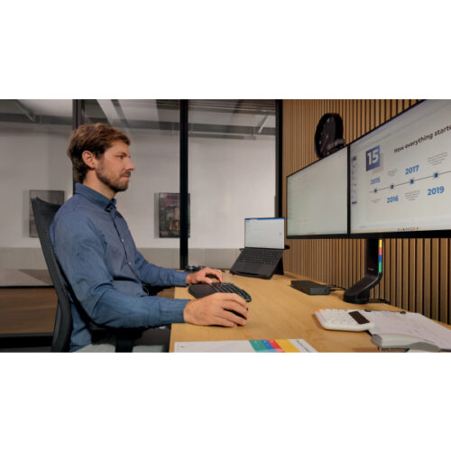 K55513WW_iu_02.jpg Oszczędzające miejsce na biurku podwójne ramię Kensington SmartFit™ do monitora, czarne