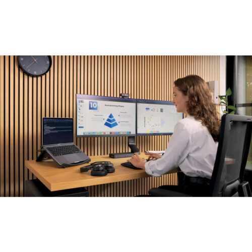 K55513WW_iu_05.jpg Oszczędzające miejsce na biurku podwójne ramię Kensington SmartFit™ do monitora, czarne
