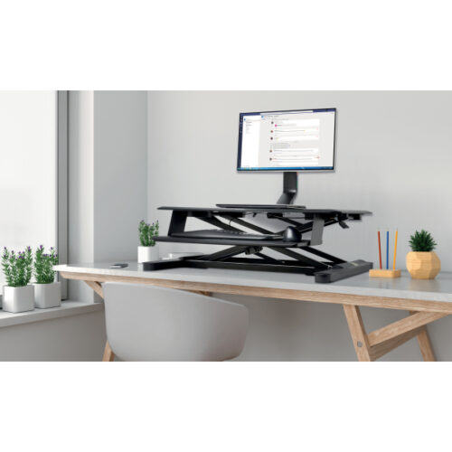 K55513WW_n_12.jpg Oszczędzające miejsce na biurku podwójne ramię Kensington SmartFit™ do monitora, czarne