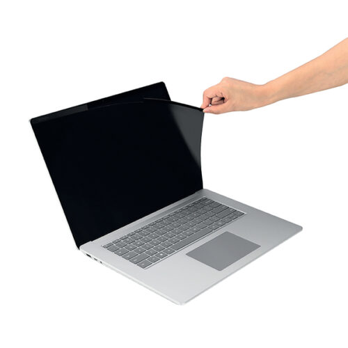 K58362WW_03.jpg Magnetyczny filtr prywatyzujący Kensington MagPro™ Elite do laptopów 3 Surface 15”