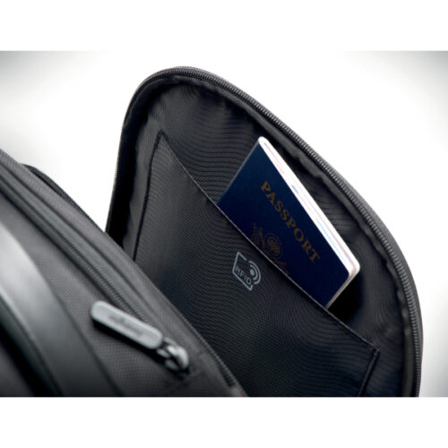 K60382EU_iu_01.jpg Plecak Kensington Contour™ 2.0 Business na laptopa 15,6”