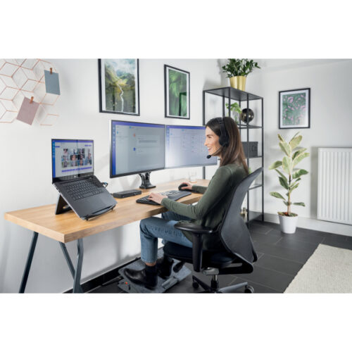 K75404EU_n_02.jpg Bezprzewodowa mysz pionowa Kensington Pro Fit® Ergo z podwójnym łączem bezprzewodowym, czarna